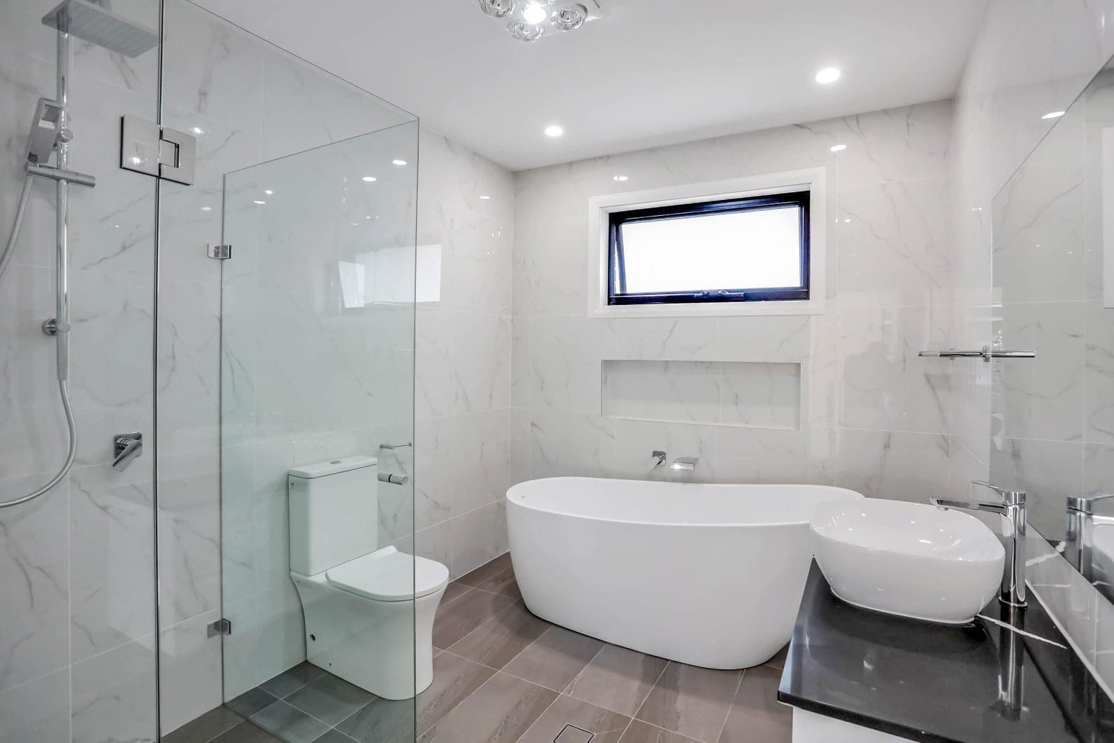 Practical yet elegant bathroom